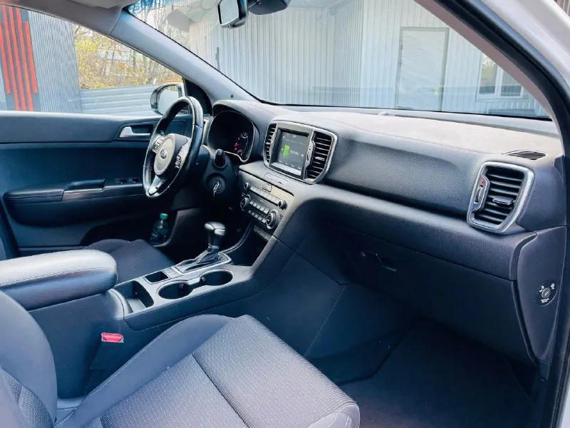 Срочная продажа автомобиль
Kia sportage официальный
В эксплуатации с 2018
Двигатель 2.0 бензин
Коробка автоматическая
Пробег родной 119 тыс. Км
Автомобиль в отличном состоянии,
Кузов без дтп ! Весь в заводском окрасе 1000% готов на любые проверки с вашей
Стороны без вопросов !!!
Пред максимальная комплектация
Роздельный климат-контроль,
Круиз-контроль, удобно
Датчики света, и дождя,
Подогревы всех сидений,
Руля, зеркал, и стекл,
Bluetooth mp3 cd usb aux
Навигация парктроники
Камера заднего вида,
И многое другое !
С документами полный порядок,
Любой вид оформления в мрео 🇷🇺
Осмотр г. Донецк ленинский район
По предварительному договору 📲
Цена 1.855:000 тысяч рублей торг у авто
Возможен обмен возможен кредит 💵
Звоните по номеру тел. +7949 396 98 52 ☎️
📞 🇷🇺 Звоните: +79493969852 - фотография - 8