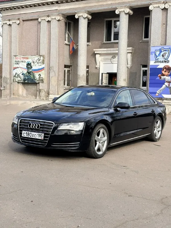 Здравствуйте, продам audi a8 2012 год, 4.2 бензин, машина в отличном состоянии! двигатель полностью обслужен, не шумит и масло не ест. автомат в идеальном состоянии, пневма и ходовая обслужена. полный привод, вся в заводской краске, все подушки и железо заводское. лонг версия. салон в идеальном состоянии, жирная комплектация: доводчики дверей, капитан сидения, эл. регулировка всех сидений, обдувы, обогревы, памяти, люк и очень много другого, вообщем сел и поехал, цена 1.620.000руб (цена без номеров, с номерами договорная) хорошим людям торг у капота! номер +7 (949) 579-95-06 телеграмм +79860071307 📞 звоните: +7(949)5799506 - фотография - 3