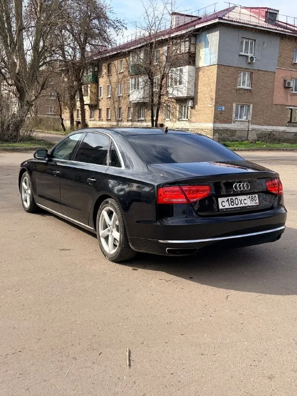 Здравствуйте, продам audi a8 2012 год, 4.2 бензин, машина в отличном состоянии! двигатель полностью обслужен, не шумит и масло не ест. автомат в идеальном состоянии, пневма и ходовая обслужена. полный привод, вся в заводской краске, все подушки и железо заводское. лонг версия. салон в идеальном состоянии, жирная комплектация: доводчики дверей, капитан сидения, эл. регулировка всех сидений, обдувы, обогревы, памяти, люк и очень много другого, вообщем сел и поехал, цена 1.620.000руб (цена без номеров, с номерами договорная) хорошим людям торг у капота! номер +7 (949) 579-95-06 телеграмм +79860071307 📞 звоните: +7(949)5799506 - фотография - 5