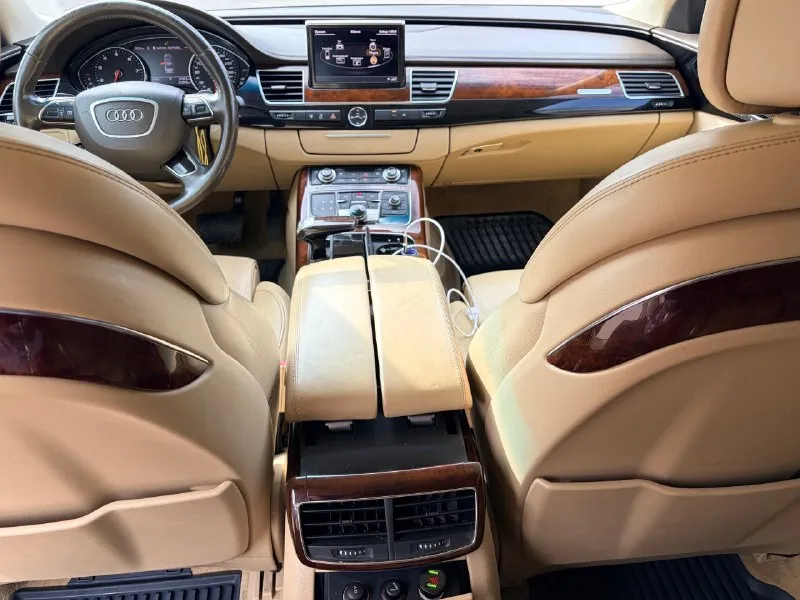 Здравствуйте, продам audi a8 2012 год, 4.2 бензин, машина в отличном состоянии! двигатель полностью обслужен, не шумит и масло не ест. автомат в идеальном состоянии, пневма и ходовая обслужена. полный привод, вся в заводской краске, все подушки и железо заводское. лонг версия. салон в идеальном состоянии, жирная комплектация: доводчики дверей, капитан сидения, эл. регулировка всех сидений, обдувы, обогревы, памяти, люк и очень много другого, вообщем сел и поехал, цена 1.620.000руб (цена без номеров, с номерами договорная) хорошим людям торг у капота! номер +7 (949) 579-95-06 телеграмм +79860071307 📞 звоните: +7(949)5799506 - фотография - 8