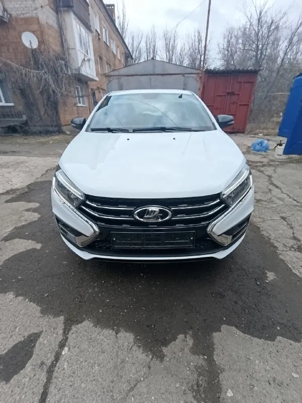 Продам ваз веста 2024 года. . обсолютно новая машина без пробега. . цена 1500 руб. возможен торг. вс... - фотография