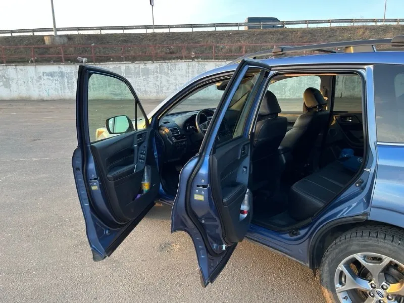 Продам субару форестер 2016г. авто хозяйское, в отличном состоянии, полностью обслужена. двигатель 2.5(171 л. с. ), полный привод коробка автомат родной пробег 100.000км. отличная комплектация: * 2 комплекта резины * кожа * без ключевой доступ * кнопка старт-стоп * камера заднего вида * двухзонный климат контроль * адаптивный круиз контроль * ассистент полос * удержание в полосе * датчик слепых зон * электропривод багажника * обогрев заднего стекла * подогрев передних сидений * панорамная крыша осмотр макеевка, донецк. цена: 1.780.000 +7 (949) 455-60-15 📞 звоните: +7(949)4556015 - фотография - 4