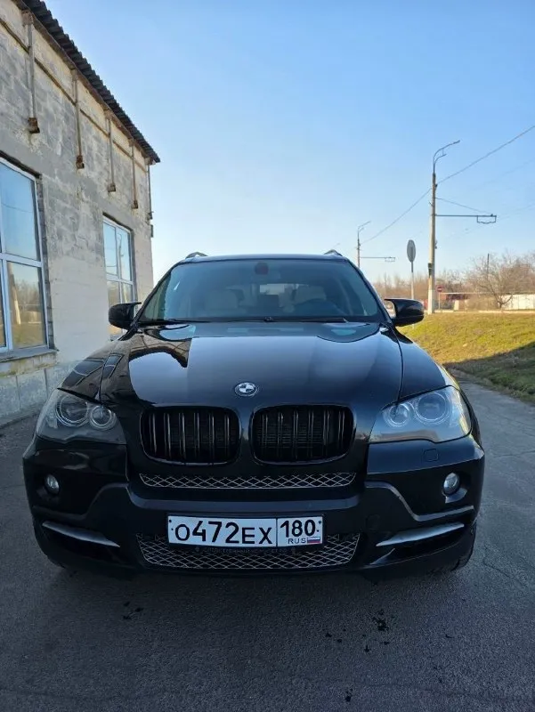 Продам bmw 2007г. атмосферный. 3.0 бенз. авто местное не рф!!! машина долгое время в семье. я хозяин! по машине сделано очень много всё не перечислить. двс полностью обновлен. новые свечи новые катушки только оригинал!! вся ходовая полностью новая!!! новая резина. установлен жк приборная панель. установлен выхлоп с пульта! сидения комфорт плюс обнимашки, ламайки. .. машина очень достойная. всё работает каждая кнопка. любые проверки! г. донецк цена 1.450. +79494350588 небольшой торг. p. s цена авто такая по скольку ни каких технических вложений не требует. любые проверки. 📞 звоните: +7(949)4350588 - фотография - 1
