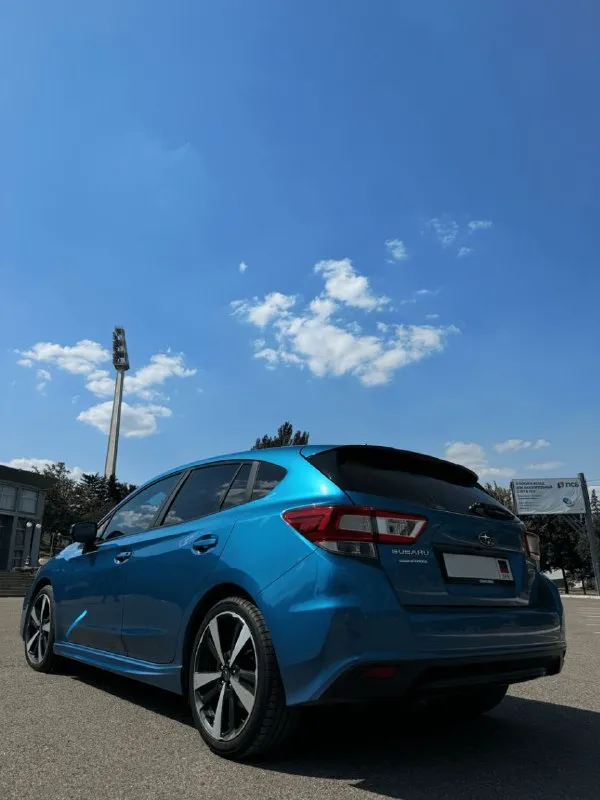 Авто растаможено, стоит на рф учёте! 1800000₽ торг 2018г. в. 143000 пробег продам великолепную японку прямиком из сша subaru impreza sport 2018 2.0l 4x4 полный привод, полный электропакет, подогрев передних сидений, подогрев зеркал, мультимедиа с поддержкой apple carplay и android auto, usb, aux, bluetooth. мультируль, датчик света, сенсор дождя, датчик давления в шинах, подрулевые лепестки, люк, датчик слепых зон, система eyesight, которая включает в себя предаварийное торможение. адаптивный круиз-контроль позволяет держать и скорость и указанную дистанцию. удержание полосы. в общем, автомобиль обслужен, многофункционален, надёжен. +79494148792 📲 tg: @rasul2902 📞 звоните: +7(949)4148792 - фотография - 4