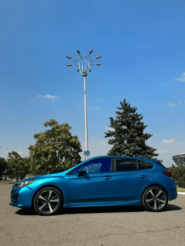 Авто растаможено, стоит на рф учёте! 1800000₽ торг 2018г. в. 143000 пробег продам великолепную японку прямиком из сша subaru impreza sport 2018 2.0l 4x4 полный привод, полный электропакет, подогрев передних сидений, подогрев зеркал, мультимедиа с поддержкой apple carplay и android auto, usb, aux, bluetooth. мультируль, датчик света, сенсор дождя, датчик давления в шинах, подрулевые лепестки, люк, датчик слепых зон, система eyesight, которая включает в себя предаварийное торможение. адаптивный круиз-контроль позволяет держать и скорость и указанную дистанцию. удержание полосы. в общем, автомобиль обслужен, многофункционален, надёжен. +79494148792 📲 tg: @rasul2902 📞 звоните: +7(949)4148792 - фотография - 5