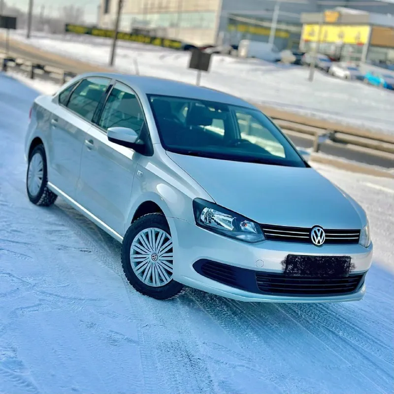 Volkswagen polo 🚘 2013 г. 136 т, км. 🆕 бензин 1.6 💥 автоматическая кпп⚙️ кондиционер ❄️ в заводском окрасе 💯 заводское остекление 🪟 очень ухоженный автомобиль🔝 отличное состояние 📱 телегарам 📱 вконтакте 📱 нельзяграм ⓜ️ мах🫣 📱 telegram ☎️ +79493370237 👉🏻 @alexandr_r_auto - фотография - 1