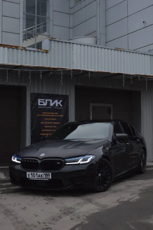 Срочная продажа bmw 5 g30 530d xdrive переодета в м5ф90 комплектация м sport pro: m тормоза м подвеска сидения с вентиляцией задние сидения с подогревом черный потолок кожа наппа память сидений парктроники камера заднего вида ассистент парковки 3 ключа один из них смарт, в комплекте 18 оригинальные диски на хорошей зимней резине. по автомобилю были два дтп одно по морде, одно по задней части, оба дтп без изменения геометрии кузова, подушки целые, есть вторичный окрас (передние крылья и капот так как она переодета, и заднее левое крыло частично и край крышки багажника) рассмотрю варианты обмена. в машине работает каждая кнопочка и функция. цена:3.500.000 телефон : +79496177917 - фотография - 3