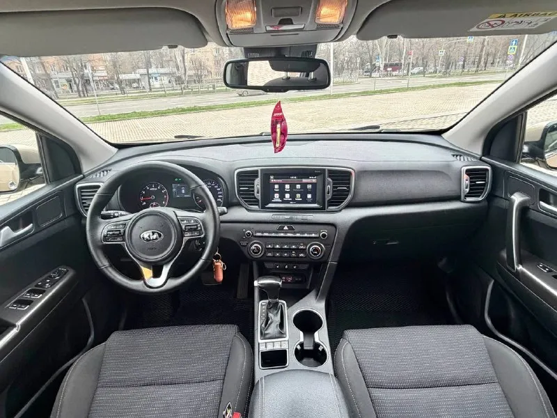 Kia sportage официал!!!
2017Г бензин 2.0 автомат
Автомобиль в хорошем состоянии!!!!
С хорошей комплектацией
Есть все для комфортного вождения!
Парктроник передние задние,
Подогрев сидений передних и задних,
Камера заднего вида,
Монитор,
Климат - контроль,
Круиз- контроль,
Мульти руль,
Авто свет,
Датчик дождя,
Авто запуск сигнализация star/line,
Два ключа,
4Wd подключаемый полный привод,
С документами полный порядок!
Переоформление в мрэо!
Диагностическая карта есть!!!
Тех осмотр не нужен!!!!!
Цена 1,825₽
Все вопросы по тел+79494681080
📲 Tg: дмитрий
📞 +7(949)4681080
📞 Звоните: +7(949)4681080 - фотография - 8