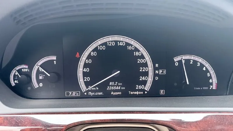 Продам mercedes s500l.2012 г. вып. обьем 4,7л. 435л. с.пробег-226000км. w221.состояние идеальное. один хозяин. цена-2600000руб. красный луч. тел:+7(959)167-45-77. 📞 звоните: +7(959)1674577 - фотография - 6