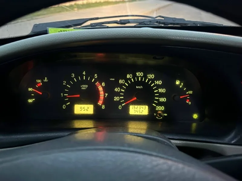 Продается шевинива ( chevrolet niva) владею два года. Я хозяин. На бежевом салоне. На чехлах (под ними сиденья не пропержены, не порваны). Гнили нет. После зимы вылезло пару рыжиков на водительской двери. Дно чистенькое, без криминала (машина была с краснодара) машина вторая в семье, больших пробегов не видела(на данный момент 154к). Стоит хорошая музыка. Подогревы, регулировка зеркал, стеклоподъемники, все работает, каждая кнопка! По ходовой много что делал, все и не вспомню. Но где то сзади что-то брякает недавно перебирал перед(ступицы с подшипниками, шруза), нужно сделать развал. Тонер сниму, что бы не было проблем при то. Цену вижу 470к. Осмотр по договоренности макеевка-донецк. +79493716870. Кому нужна автотека, могу предоставить.
📞 Звоните: +7(949)3716870 - фотография - 5