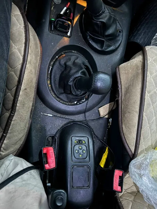 Продается шевинива ( chevrolet niva) владею два года. Я хозяин. На бежевом салоне. На чехлах (под ними сиденья не пропержены, не порваны). Гнили нет. После зимы вылезло пару рыжиков на водительской двери. Дно чистенькое, без криминала (машина была с краснодара) машина вторая в семье, больших пробегов не видела(на данный момент 154к). Стоит хорошая музыка. Подогревы, регулировка зеркал, стеклоподъемники, все работает, каждая кнопка! По ходовой много что делал, все и не вспомню. Но где то сзади что-то брякает недавно перебирал перед(ступицы с подшипниками, шруза), нужно сделать развал. Тонер сниму, что бы не было проблем при то. Цену вижу 470к. Осмотр по договоренности макеевка-донецк. +79493716870. Кому нужна автотека, могу предоставить.
📞 Звоните: +7(949)3716870 - фотография - 7