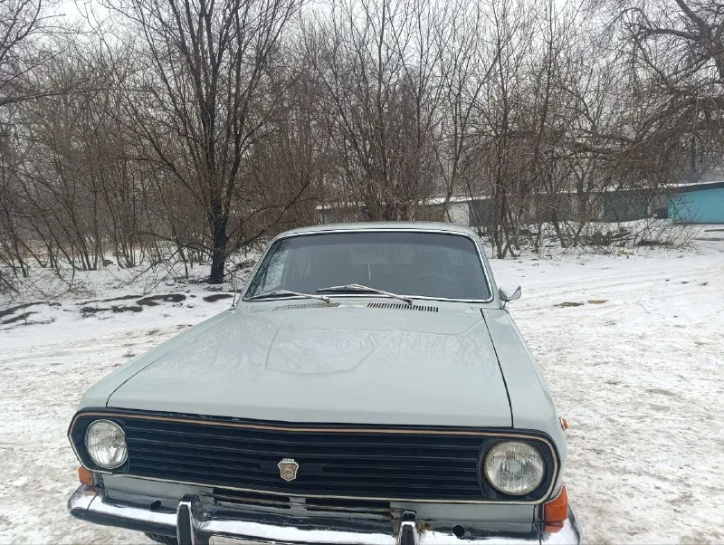 Продам волгу газ 24, объем двигателя 2,4 литра, год выпуска 1985, пробег родной 87 тыс. , по металлу живая, на полном ходу, резина новая, но только летняя, документы порядок, полное переоформление, подробнее по телефону +79490478170 цену вижу 150 с торгом 📲 tg: алексей "сыч" 📞 звоните: +7(949)0478170 - фотография - 1