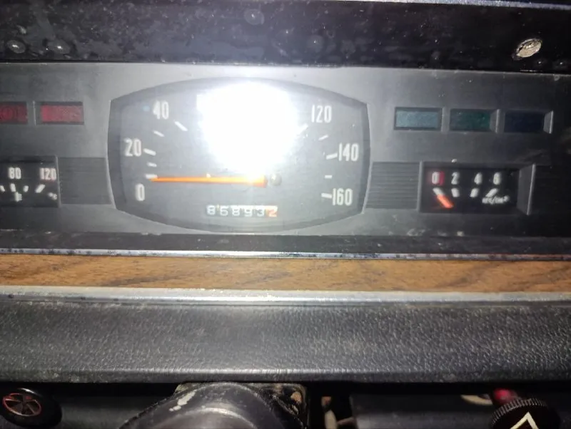 Продам волгу газ 24, объем двигателя 2,4 литра, год выпуска 1985, пробег родной 87 тыс. , по металлу живая, на полном ходу, резина новая, но только летняя, документы порядок, полное переоформление, подробнее по телефону +79490478170 цену вижу 150 с торгом 📲 tg: алексей "сыч" 📞 звоните: +7(949)0478170 - фотография - 6