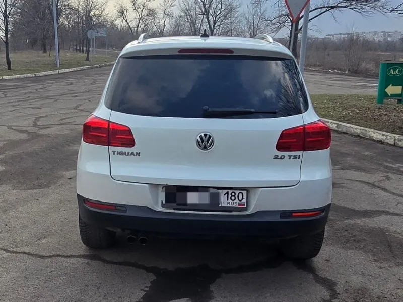 Продам личный автомобиль volkswagen tiguan 2014г. 2.0 акпп! родной пробег 103000км. комплектация: круиз контроль помощь при подъеме в горку кондиционер без ключевой доступ старт стоп подогрев сидений камера заднего вида кожаный салон полный мульти руль и тд. автомобиль в идеальнейшом состоянии, владею с 2022года, обслужевался только по оригиналу ! документы в полном порядке я хозяин, готов поехать на любое ваше сто, обмены не интересуют! перекупам не отдам ! цена 1.500 торг только после осмотра! +79493362118 г. макеевка 📞 звоните: +7(949)3362118 - фотография - 6