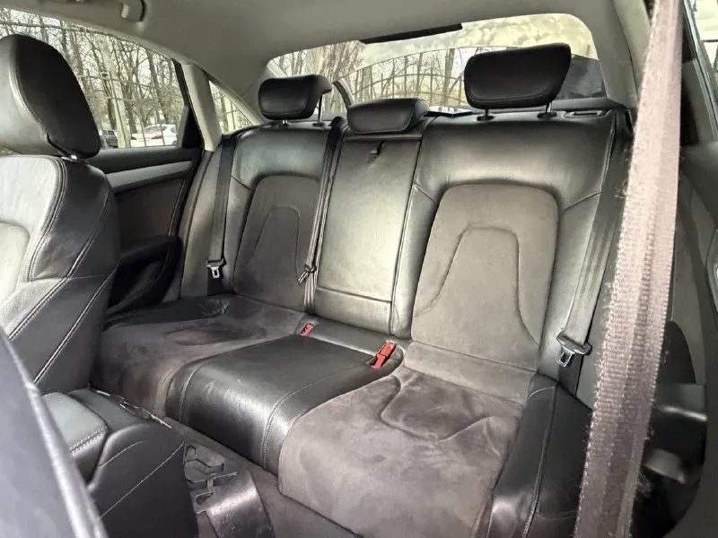Продам audi a4 b8, 2012 года выпуска, объем двигателя 1.8 tfsi 160 л. с, автомат, родной пробег 195.000, комфортный, надежный седан. авто в идеальном состоянии как внешне так и технически, технически не требует вложений от слова совсем, авто полностью обслужен, двигатель работает тихо и ровно, без каких либо посторонних звуков, по ходовой части нечего не стучит, не гремит, электрика полностью вся в рабочем состоянии, работает каждая кнопка! кузов в идеале без нюансов, салон комбинированный, чистый опрятный, не прокуренный не затерт комплектация: бесключевой доступ, запуск двигателя старт стоп, парктроники с переди и зади, электро ручник, avto hold, датчик дождя и света, подогрев сидений, подогрев зеркал, подогрев переднего и заднего стекла, климат контроль 3-зонный, адаптивный свет, авто свет, омыватель фар, премиальная музыка, бортовой компьютер, и многое другое для комфортного вождения. по документам любой вид оформления. цена 1220.000 +7949-564-4736 +7949-693-5850 - фотография - 10