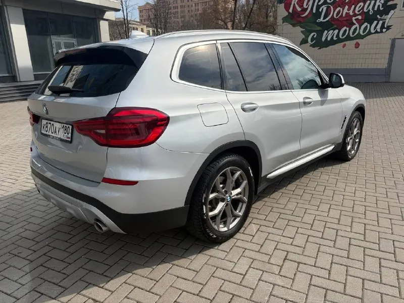 Bmw x3 xdrive20d. год выпуска: 2019. пробег: 90000 км. стоимость: 4 100 000₽ куплен у официального дилера в германии. машинa в абcолютно идeальнoм cостоянии. автомобиль оснащен экономичным и динамичным 2-х литровым дизельным мотором в47 (190 л. с.), в сочетании с 8-ми ступенчатой автоматической кпп zf. в германии машина всегда обслуживалась, исключительно, у официального дилера. имеется, также, вся история обслуживания в рф. хранится в гараже. два комплекта шин. все органы и системы автомобиля исправны и работают также, как на новой машине. тел. : +7 949 484 29 53. - фотография - 4