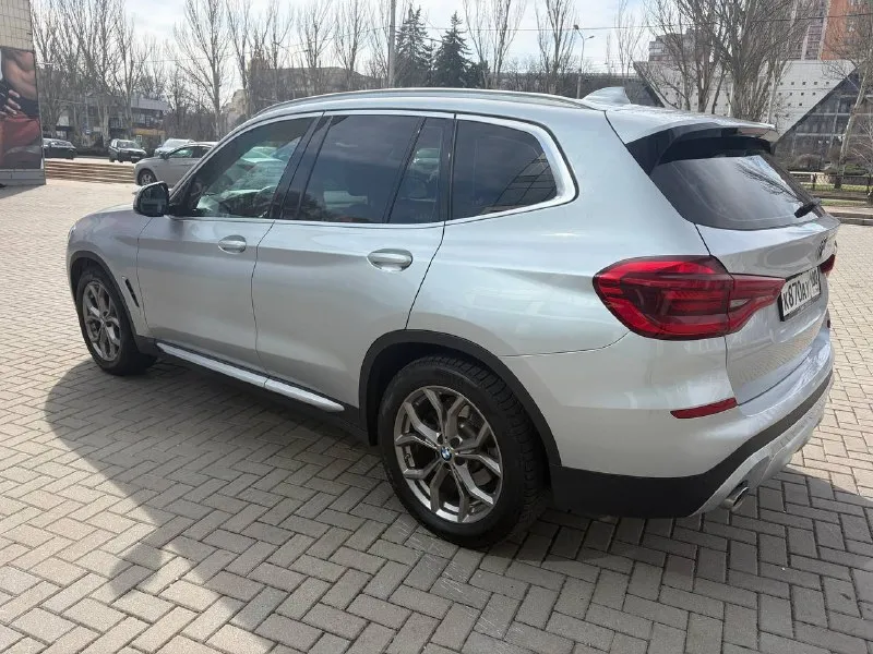 Bmw x3 xdrive20d. год выпуска: 2019. пробег: 90000 км. стоимость: 4 100 000₽ куплен у официального дилера в германии. машинa в абcолютно идeальнoм cостоянии. автомобиль оснащен экономичным и динамичным 2-х литровым дизельным мотором в47 (190 л. с.), в сочетании с 8-ми ступенчатой автоматической кпп zf. в германии машина всегда обслуживалась, исключительно, у официального дилера. имеется, также, вся история обслуживания в рф. хранится в гараже. два комплекта шин. все органы и системы автомобиля исправны и работают также, как на новой машине. тел. : +7 949 484 29 53. - фотография - 6