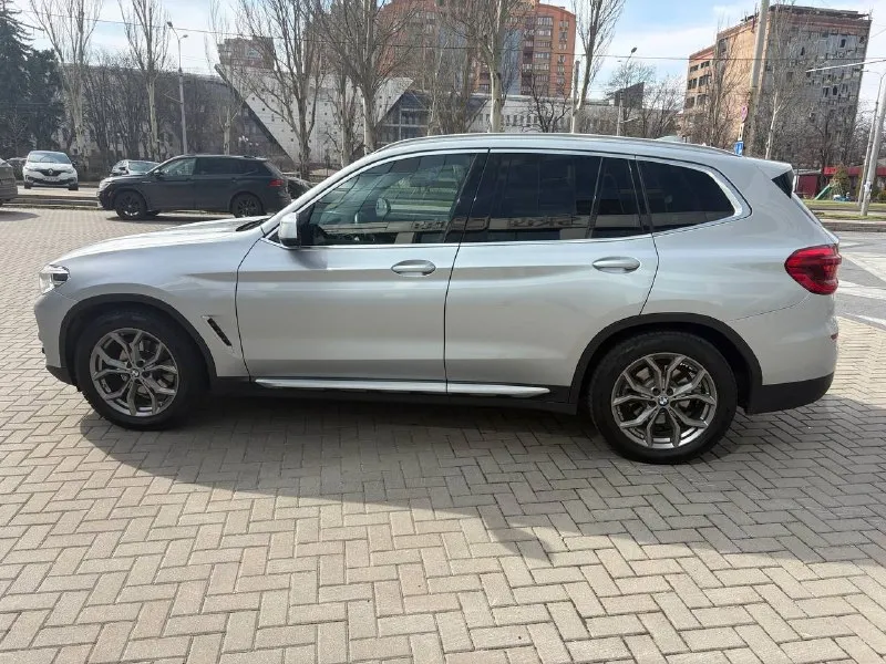 Bmw x3 xdrive20d. год выпуска: 2019. пробег: 90000 км. стоимость: 4 100 000₽ куплен у официального дилера в германии. машинa в абcолютно идeальнoм cостоянии. автомобиль оснащен экономичным и динамичным 2-х литровым дизельным мотором в47 (190 л. с.), в сочетании с 8-ми ступенчатой автоматической кпп zf. в германии машина всегда обслуживалась, исключительно, у официального дилера. имеется, также, вся история обслуживания в рф. хранится в гараже. два комплекта шин. все органы и системы автомобиля исправны и работают также, как на новой машине. тел. : +7 949 484 29 53. - фотография - 7