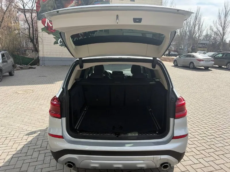 Bmw x3 xdrive20d. год выпуска: 2019. пробег: 90000 км. стоимость: 4 100 000₽ куплен у официального дилера в германии. машинa в абcолютно идeальнoм cостоянии. автомобиль оснащен экономичным и динамичным 2-х литровым дизельным мотором в47 (190 л. с.), в сочетании с 8-ми ступенчатой автоматической кпп zf. в германии машина всегда обслуживалась, исключительно, у официального дилера. имеется, также, вся история обслуживания в рф. хранится в гараже. два комплекта шин. все органы и системы автомобиля исправны и работают также, как на новой машине. тел. : +7 949 484 29 53. - фотография - 9