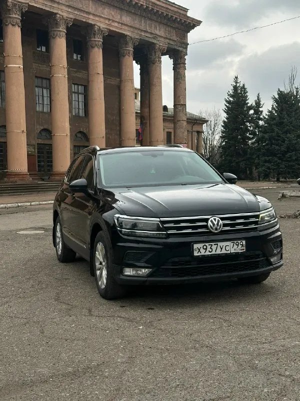 Продаётся volkswagen tiguan, 2017 год. 2.0 дизель, полный привод. автомобиль полностью обслужен и не требует вложений. замена масла и фильтров произведена всего 200 км назад. большое то выполнено 5 000 км назад: обслужена подвеска, тормоза, заменён ремень грм. экология отшита. комплектация: — камера заднего вида — подогрев всех сидений — подогрев руля, лобового стекла и зеркал — трёхзонный климат-контроль — адаптивные фары — сенсорная мультимедиа — apple carplay / android auto дополнительно: — два комплекта колёс с хорошей резиной автомобиль в отличном техническом и визуальном состоянии. готов к любым проверкам. цена - 1.950.000₽ - торг возможна продажа в кредит 📞 звоните / пишите — отвечу на все вопросы. +7 949 450 1721 📞 звоните: +7(949)4501721 - фотография - 1