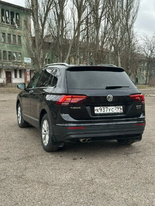 Продаётся volkswagen tiguan, 2017 год. 2.0 дизель, полный привод. автомобиль полностью обслужен и не требует вложений. замена масла и фильтров произведена всего 200 км назад. большое то выполнено 5 000 км назад: обслужена подвеска, тормоза, заменён ремень грм. экология отшита. комплектация: — камера заднего вида — подогрев всех сидений — подогрев руля, лобового стекла и зеркал — трёхзонный климат-контроль — адаптивные фары — сенсорная мультимедиа — apple carplay / android auto дополнительно: — два комплекта колёс с хорошей резиной автомобиль в отличном техническом и визуальном состоянии. готов к любым проверкам. цена - 1.950.000₽ - торг возможна продажа в кредит 📞 звоните / пишите — отвечу на все вопросы. +7 949 450 1721 📞 звоните: +7(949)4501721 - фотография - 3