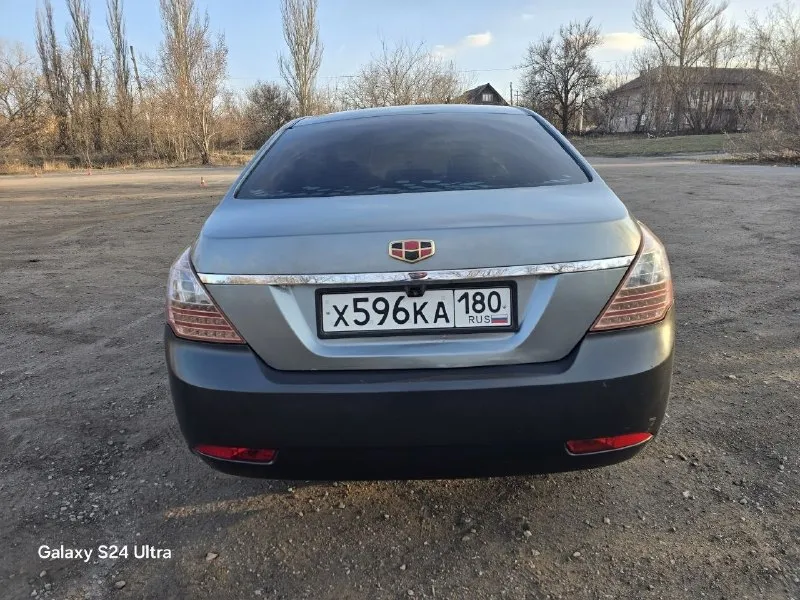 🚗 geely emgrand 2012 — надежный и экономичный автомобиль продаю geely emgrand 2012 года выпуска. цвет: серебристо-серый основные характеристики: год выпуска: 2012 двигатель: 1.8 новый есть коробка газ/бензин коробка: механика привод: передний пробег: 199000 состояние: машина в хорошем состоянии двигатель и коробка работают без нареканий ходовая обслужена салон чистый, не прокуренный дополнительно: кондиционер электростеклоподъемники музыка есть но нужно выводить провода центральный замок 💰 цена: 400.000 📍 осмотр: енакиево 📞 телефон: +79490404701 телеграмм +79494854748 торг у капота 📞 звоните: +7(949)0404701 - фотография - 3