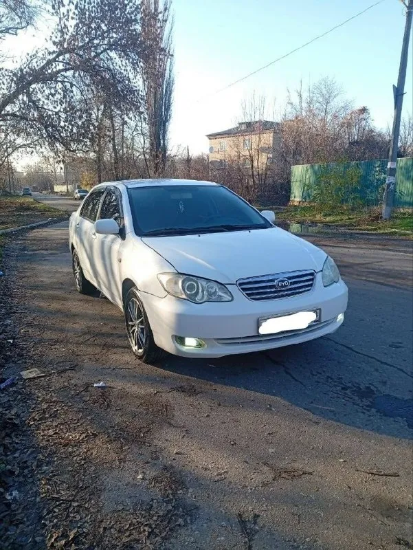 Автор: продам byd f3 2011 года выпуска двигатель 1.5 107 л/с двигатель цепной, аля китайская хонда😁 пробег: 307700 тыс. км. коробка механическая 5 ступка. комплектация: кондиционер, 4 электростеклоподъемника, электрозеркала, установлено гбо(вписано в техпаспорт) на машине имеются подкрасы, годики берут своё. из минусов порог один нужно под замену( пороги меняются, отдам в подарок). по остальным вопросам по номеру телефона. я второй хозяин, по рф учету 1й машина на ходу чуть ли не каждый день. находится автомобиль в городе макеевка(советский район) цена: 320 тыс. руб. присутствует торг +79493745290.. !!!наш телеграм канал [ бесплатное размещение за репост!!! правила сообщества [ мы в мах [ [ 📞 звоните: +7(949)3745290 - фотография - 2