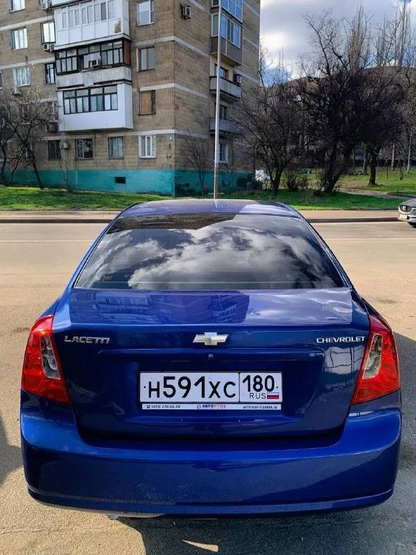 -Продам chevrolet lacetti 2009 года выпуска.
-Двигатель 1.6
-Пробег 170 тыс. Км. Родной, не крученый, не открученный, подтвержден автотекой.
- 2 Владельца , я хозяин, в птс вписан я, продаю я! Автомобиль всю жизнь в одной семье.
-Комплектация:
-4 Электростеклоподьемника
-Abs
-Гур
-Кондиционер(рабочий)
-Электрорегулировка зеркал
-Подогрев зеркал и заднего стекла
-Мультируль
Без дтп, весь в родном окрасе, кроме одной детали( убрали сколы ) цвет шикарный, на солнце выглядит изумительно. Кузов оцинкован, без рыжиков, без гнили и прочей ерунды. Пороги дно, все целое. Мотор, подвеска, кпп, без нареканий, все обслужено и поменяно, из недавнего, комплект грм, тормозные колодки, все жидкости включая масло в кпп. Салон целый, приятный, хорошая музыка. Авто на полном уверенном ходу. Нет никаких течей, стуков, скрипов. Масложора нет. Новая зимняя резина (шипы) за автомобиль не стыдно, уверен во всем, еще на долгое время без вложений
Цена 595 тыс. Торг у капота. Осмотр донецк
+79494755896 - фотография - 4