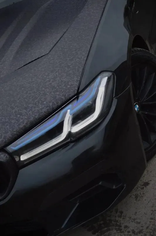 Срочная продажа bmw 5 g30 530d xdrive переодета в м5ф90 комплектация м sport pro: m тормоза м подвеска сидения с вентиляцией задние сидения с подогревом черный потолок кожа наппа память сидений парктроники камера заднего вида ассистент парковки 3 ключа один из них смарт, в комплекте 18 оригинальные диски на хорошей зимней резине. по автомобилю были два дтп одно по морде, одно по задней части, оба дтп без изменения геометрии кузова, подушки целые, есть вторичный окрас (передние крылья и капот так как она переодета, и заднее левое крыло частично и край крышки багажника) рассмотрю варианты обмена. в машине работает каждая кнопочка и функция. цена:3.500.000 телефон : +79496177917 📞 звоните: +7(949)6177917 - фотография - 9