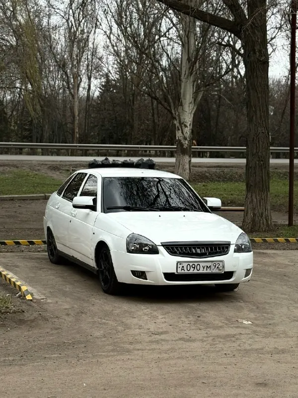 Продам ваз приору 2011 года мотор 1.6 v16 кпп 5 едет очень хорошо r15 диски подцветка салона прошивка, отстрелы коробка не хрустит не выбивает обслуженная есть маленькие нюанс на правой двери выхлоп стингер вся трасса цена 320 торг осмотр г. шахтерск +79494197420 📞 звоните: +7(949)4197420 - фотография - 2