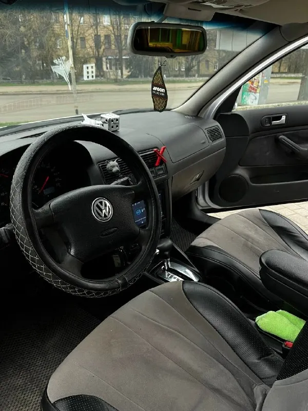 ❗продам volkswagen golf❗ год 2001,мотор 1.6,пробег: 320 000км коробка автомат. мотор после капитального ремонта. ✅цена: 550 000 руб авто в отличном состоянии. мотор в идеале, коробка тоже, ходовая вся мягкая и сбитая (полностью обслужена). авто никаких не требует. резина лето состояние хорошее. комплектация: кондиционер(климат контроль)холодит отлично. усилитель руля, стеклоподъемники,4 подушек безопасности, abs, esp, сигнализация. цена 550 000₽ осмотр г. макеевка +7 (949) 412-05-03 📞 звоните: +7(949)4120503 - фотография - 4