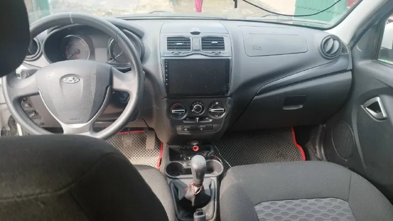 Продам ваз granta 2023 г. в. родной пробег 25 391км. машина новая покупалась в автосалоне, я единственный хозяин, не бита не крашена, с документами полный порядок оформление без проблем в машине установлена сенсорная магнитола и подключена камера заднего вида, в дополнение летняя резина. машина находится в г. снежное цена 800 тыс. руб. торг реальному покупателю у капота. телефон +79494675232 или макс звоните связь плохая 📞 звоните: +7(949)4675232 - фотография - 4