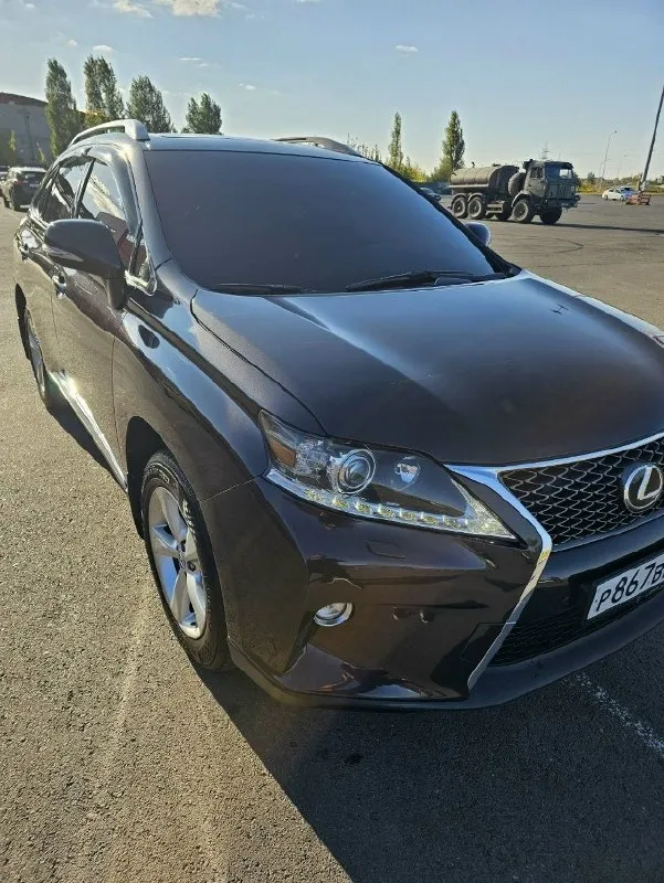 Продаётся lexus rx 350 рестайл. 2015 г. состояние отличное, работает обсолютно все, комплектация самая полная, в машине есть обсолютно все, датчики дождя, света, память сидений, бесключевой доступ и многое другое, все что есть в любом современном авто, бизнес класса. машина моя, не перекупка. пробег 111 тыс миль, состояние салона, идеальное для етого года лексуса. за машиной следили и ставили, лили все самое дорогое и оригинальное. по фото видно, в каком состоянии автомобиль и с наружи и в салоне. цена авто 2.8 миллиона, нормальным людям торг у капота. +79493972428 📞 звоните: +7(949)3972428 - фотография - 2