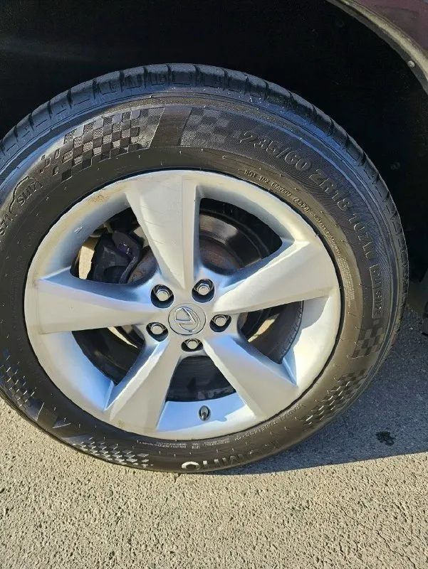 Продаётся lexus rx 350 рестайл. 2015 г. состояние отличное, работает обсолютно все, комплектация самая полная, в машине есть обсолютно все, датчики дождя, света, память сидений, бесключевой доступ и многое другое, все что есть в любом современном авто, бизнес класса. машина моя, не перекупка. пробег 111 тыс миль, состояние салона, идеальное для етого года лексуса. за машиной следили и ставили, лили все самое дорогое и оригинальное. по фото видно, в каком состоянии автомобиль и с наружи и в салоне. цена авто 2.8 миллиона, нормальным людям торг у капота. +79493972428 📞 звоните: +7(949)3972428 - фотография - 5