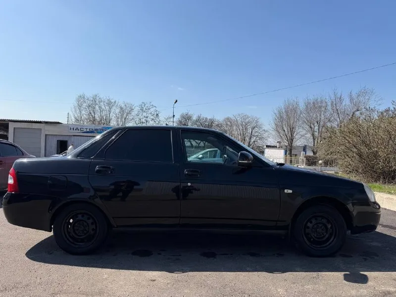 Продам ваз priora, 1.6 мт, 2008 года выпуска. машина в хорошем состоянии, мотор с выемками (клапана не погнет), салон ухоженный. в машине все работает. пробег 268 тыс. (родной). приезжайте смотрите, машина как на фото. цена 350 тысяч. на любые вопросы отвечу по телефону: +7 (959) 040-90-82, луганск. 📞 звоните: +7(959)0409082 - фотография - 7