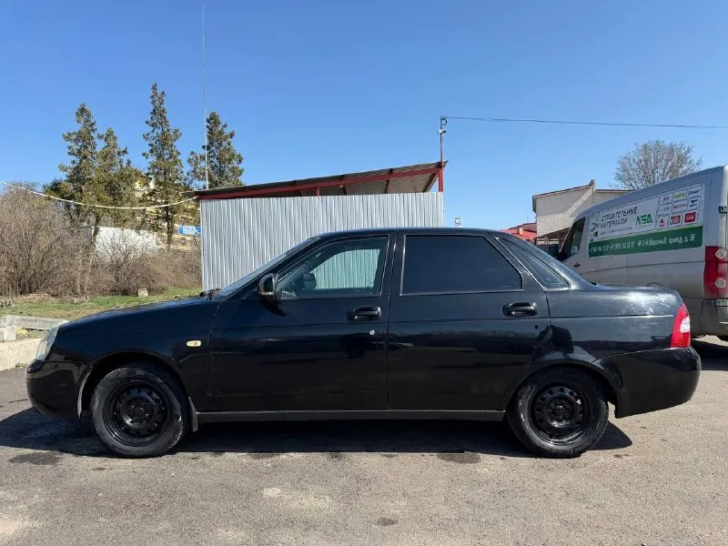 Продам ваз priora, 1.6 мт, 2008 года выпуска. машина в хорошем состоянии, мотор с выемками (клапана не погнет), салон ухоженный. в машине все работает. пробег 268 тыс. (родной). приезжайте смотрите, машина как на фото. цена 350 тысяч. на любые вопросы отвечу по телефону: +7 (959) 040-90-82, луганск. 📞 звоните: +7(959)0409082 - фотография - 8