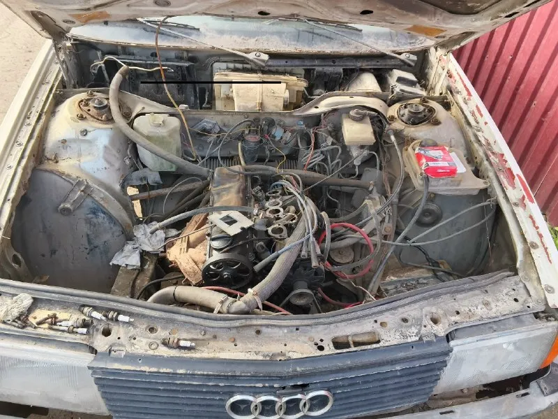 Продам audi 100 с3 не находу из доков тех паспорт нужно менять прокладку гбц и глянуть метки впускной коллектор есть он снят отдам с проставкой под солекс цена 25.000рублей +79495590769 +79498553294 📞 звоните: +7(949)5590769 - фотография - 5