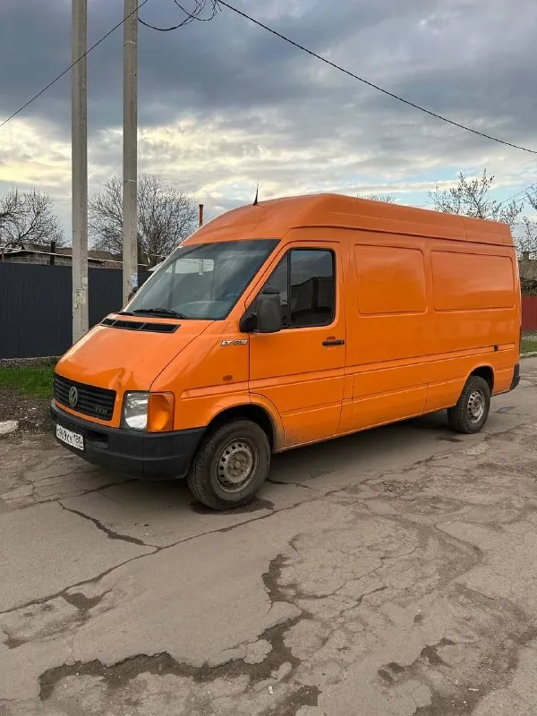 Продам volkswagen lt 2001 года, двигатель 2,5, пробег 370 тысяч. автомобиль в очень достойном состоянии, на бодром ходу, не гнилой, двигатель и коробка в хорошем состоянии, заводится переключает и едет бодро. проведено то, 2 комплекта резины. телефон для связи +79499147426. место осмотра макеевка. цена данного авто 1 050 000. возможен обмен с вашей доплатой. - фотография - 4