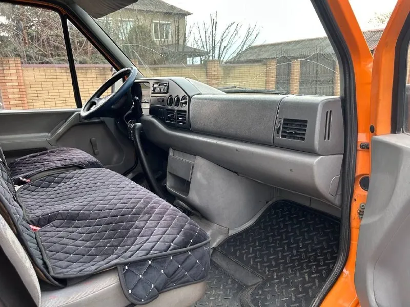 Продам volkswagen lt 2001 года, двигатель 2,5, пробег 370 тысяч. автомобиль в очень достойном состоянии, на бодром ходу, не гнилой, двигатель и коробка в хорошем состоянии, заводится переключает и едет бодро. проведено то, 2 комплекта резины. телефон для связи +79499147426. место осмотра макеевка. цена данного авто 1 050 000. возможен обмен с вашей доплатой. - фотография - 5