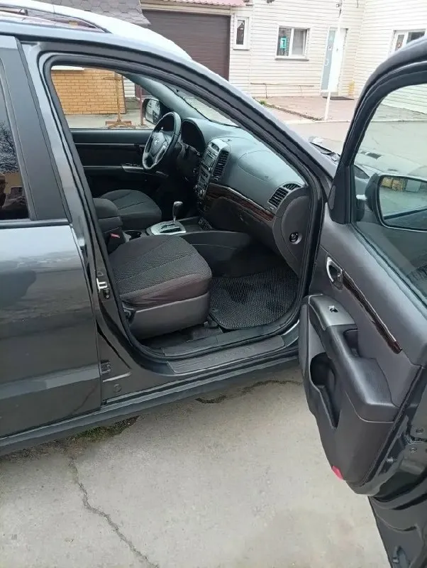 Продам hyundai сантафе 2010 года обьем 2.4 пробег 240 тысяч кузов в родном окрасе двигатель в идеальном состояние коробка автомат без нареканий ходовую часть полностью перебрал 2 комплекта колес цена 1 млн 300 осмотр г. торез +7 (949) 434-65-74 📞 звоните: +7(949)4346574 - фотография - 7