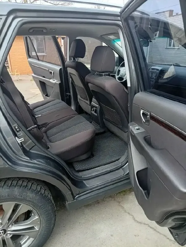 Продам hyundai сантафе 2010 года обьем 2.4 пробег 240 тысяч кузов в родном окрасе двигатель в идеальном состояние коробка автомат без нареканий ходовую часть полностью перебрал 2 комплекта колес цена 1 млн 300 осмотр г. торез +7 (949) 434-65-74 📞 звоните: +7(949)4346574 - фотография - 9