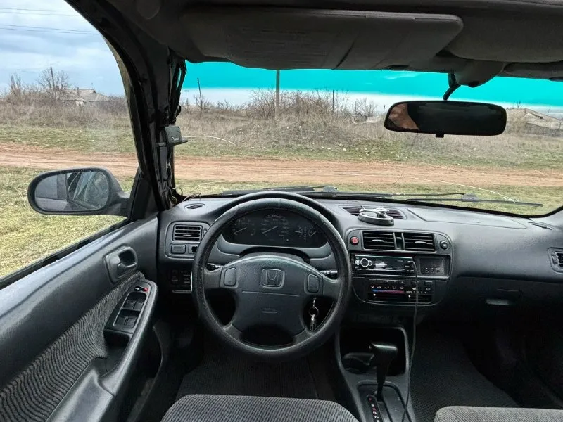 Автор: 260т. рублей г. торез хонда цивик 6 ек3 1998г двигатель d15z6 (115л. с) (менялся вписан в птс) акпп привод- передний салон в хорошем состоянии двигатель масло не расходует, не течет, не перегревается. акпп без проблем по электрике без проблем. все работает сигналит, светит, моргает, открывает-закрывает. люк работает во все положения гур работает четко автозапуск работает музыка есть дно переваривалось стоят кайловеры. в придачу отдам родной воздушный фильтр и родные стойки +7 (949) 502-18-99 павел. . !!!наш телеграм канал [ бесплатное размещение за репост!!! правила сообщества [ мы в мах [ [ 📞 звоните: +7(949)5021899 - фотография - 6