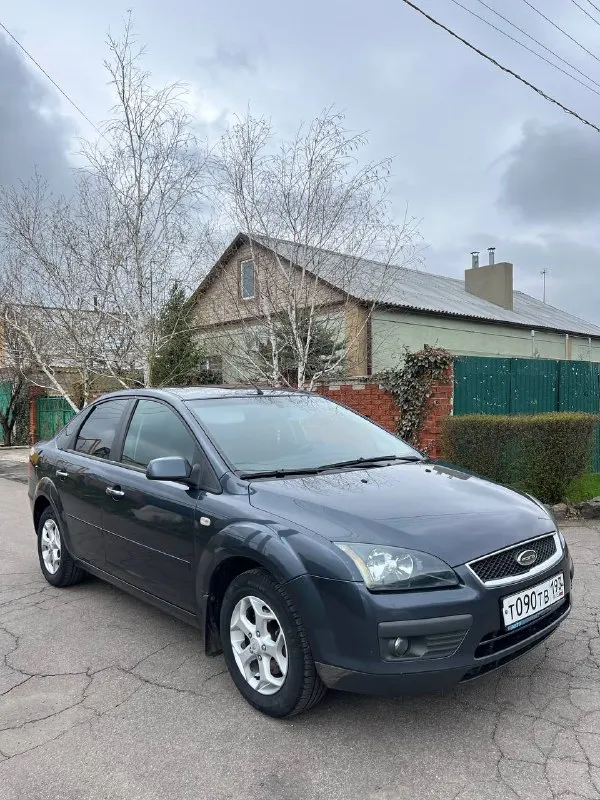 Продам ford focus 2 2006 года пробег: 170т двигатель 1.8 бензин едет бодро, масло не ест, работает тихо и ровно! по ходовой вложений не требует все делалось вовремя, ничего не стучит и не гремит, снизу машины все сухое никаких подтеков масла и тд! по кузову вся в родной краске без дтп, все силовые части родные! днище и пороги в очень хорошем состоянии, без гнили и коррозии! в автомобиле работает каждая кнопка, салон чистый не затертый, комплектация комфорт: подогрев сидений, зеркал, лобового, бортовик, противотуманки, эл. зеркала, литые диски, на свежей летней резине мишлен, за все время было 3 владельца по автомобилю делать ничего ненужно сел и поехал масло в двигателе заменено 1500км назад документы чистые без штрафов и запретов торг есть цена: 565000 автомобиль в мариуполе +79496463727 - фотография - 2