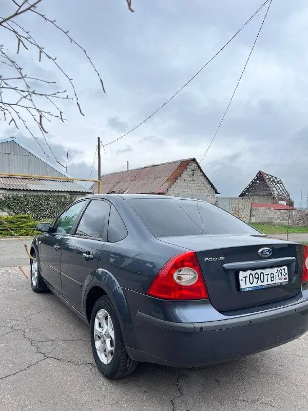Продам ford focus 2 2006 года пробег: 170т двигатель 1.8 бензин едет бодро, масло не ест, работает тихо и ровно! по ходовой вложений не требует все делалось вовремя, ничего не стучит и не гремит, снизу машины все сухое никаких подтеков масла и тд! по кузову вся в родной краске без дтп, все силовые части родные! днище и пороги в очень хорошем состоянии, без гнили и коррозии! в автомобиле работает каждая кнопка, салон чистый не затертый, комплектация комфорт: подогрев сидений, зеркал, лобового, бортовик, противотуманки, эл. зеркала, литые диски, на свежей летней резине мишлен, за все время было 3 владельца по автомобилю делать ничего ненужно сел и поехал масло в двигателе заменено 1500км назад документы чистые без штрафов и запретов торг есть цена: 565000 автомобиль в мариуполе +79496463727 - фотография - 5
