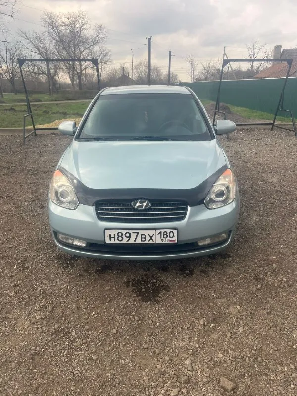 Продам хундай accent 2007 года. машина в хорошем состоянии делать ничего не нужно. двигатель 1.4 16v, бензин работает отлично не дымит, масло не ест. за автомобиль не стыдно, пробег 155 тысяч. за машину не стыдно, ездила девушка. цена 650.000 тысяч. кому интересно звоните. +79494362173. стоит хорошая музыка, солон тоже в отличном состоянии. два комплекта резины лето/зима. любое переоформление. - фотография - 1