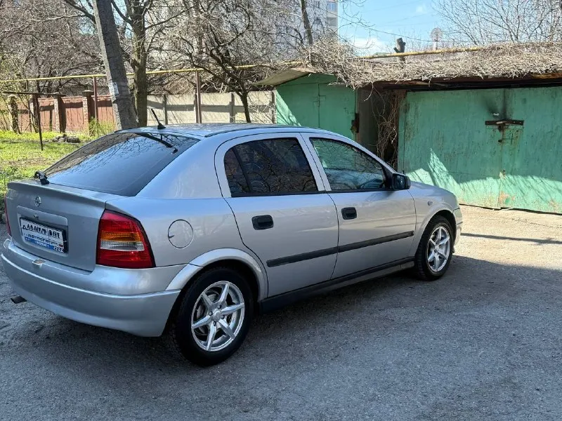 Продаю opel astra g 2001 г. в автомат! авто в отличном состояние. авто без дтп 1.6(101 лс) работает отлично, масло не расходует, коробка классический автомат переключает плавно без задержек и пинков. ходовая часть обслужена. кузов не гнилой, пороги и днище целое. юридически чистый автомобиль донецк 385.000 рублей торг +79495097888 📲 tg: … 📞 звоните: +7(949)5097888 - фотография - 4