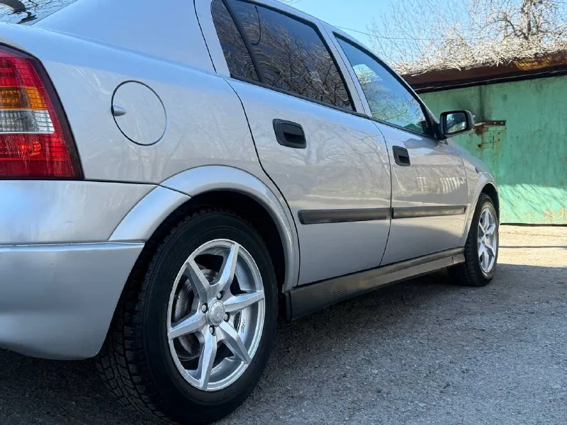 Продаю opel astra g 2001 г. в автомат! авто в отличном состояние. авто без дтп 1.6(101 лс) работает отлично, масло не расходует, коробка классический автомат переключает плавно без задержек и пинков. ходовая часть обслужена. кузов не гнилой, пороги и днище целое. юридически чистый автомобиль донецк 385.000 рублей торг +79495097888 📲 tg: … 📞 звоните: +7(949)5097888 - фотография - 5