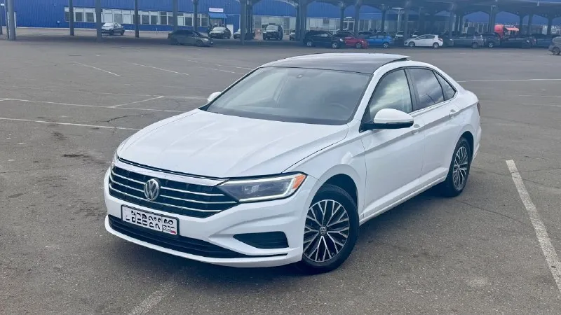 Jetta se plus 2021 юридически чиста и без ограничений. ✅цена -1735000 рублей 2021 год 95 тыс км родного пробега двигатель 1.4 турбо, обычный восьми ступенчатый автомат aisin. два ключа, два комплекта резины(зима абсолютно новая) заводской автозапуск двигателя, подогрев всех сидений а также руля. электропривод водительского сидения. led фары а также задние стопы. дистроники, датчики предотвращения дтп. датчики слепых зон, датчик дождя и света. салон в идеальном состоянии. ✅ничего делать не нужно, машина полностью обслужена. г. донецк +79494153100 (тут же телеграмм) 📞 🇷🇺 звоните: +79494153100 - фотография - 6