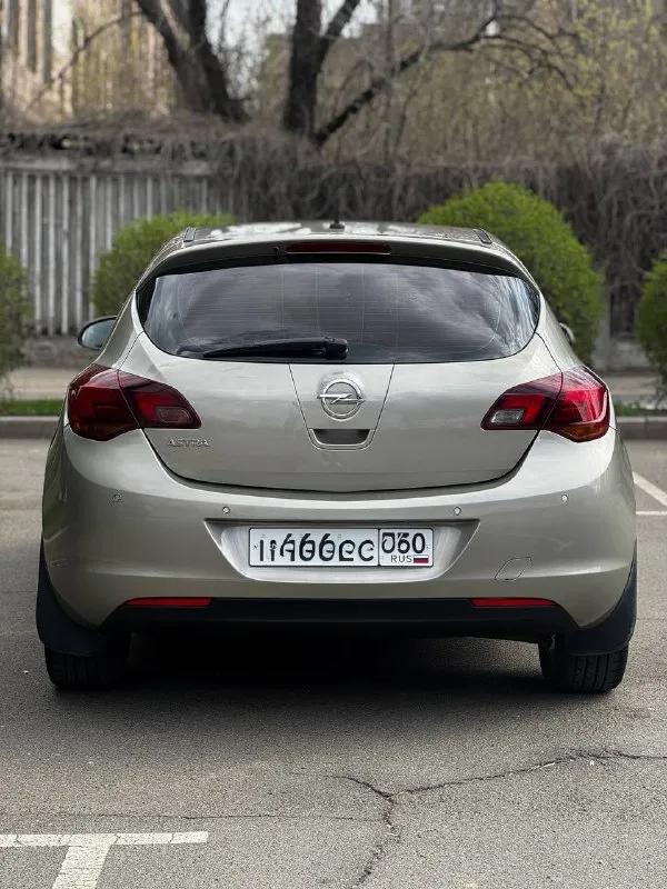 Opel astra j cosmo 1.6 at 2012 г. в авто в идеальном состоянии подтвержденный пробег 136 тыс. км салон как у нового авто!!! идеальная по надежности связка мотора и акпп!!! максимальная комплектация cosmo подогревы сидений/руля/зеркал/форсунок омывателя, заднего и лобового остекления двухзонный климат-контроль хорошая штатная музыка aux/bt серво/мульти руль круиз-контроль /лимитер задний парктроник помошник подъема в гору комбинированный салон кожа/ткань штатная амбиентная подсветка два ключа по авто сделано очень большое то, машина готова к долгой эксплуатации без вложений цена 695 т. рублей торг у капота звоните +79495082418 тг вотсап +79493811593 николай - фотография - 6