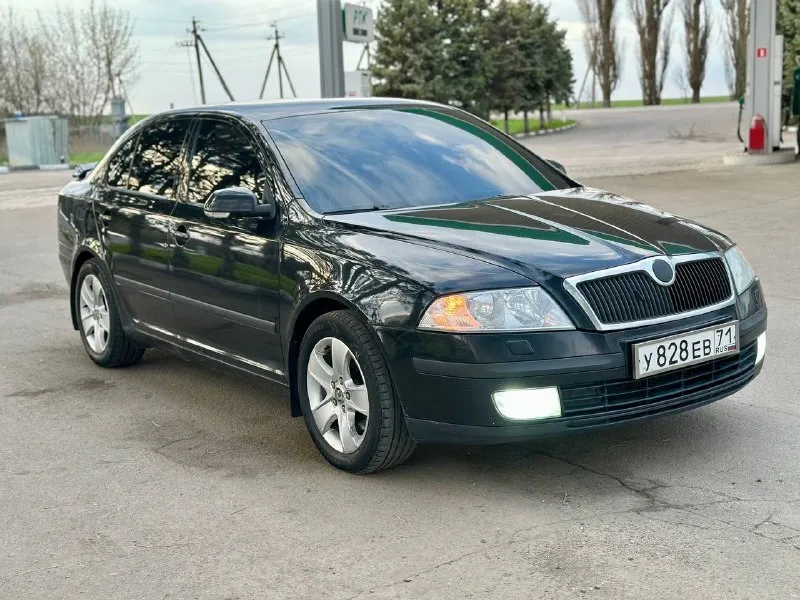 ❗продам skoda octavia a5 ❗ год выпуска 2007,мотор 2.0 бензин коробка: механика 6 ступенчатая. ✅цена: 560.000 руб 📑 юридически абсолютно чистая, любое переоформление без проблем! 4 владельца по птс. 🔥установлена спорт подвеска kayaba (за счет чего шикарная рулежка). так же установлен спорт коллектор с раздвоением труб, убрана вся экология и установлена легкая прошивка (за счет чего динамика автомобиля стала на порядок лучше, а расход остался прежним) по итогу получили ~180л. с. ♻автомобиль в хорошем состоянии. мотор в идеале (масло не берет, работает ровно), коробка тоже, ходовая вся сбитая! по кузову есть нюансы в виде коррозии. салон в шикарном состоянии.2 ключа, все сервисные книжки. ♻комплектация: климат контроль, датчик дождя, датчик света, 3х режимный подогрев сидений, круиз контроль, электро регулировка и подогрев боковых зеркал, центральный замок, усилитель руля, стеклоподъемники,8 подушек безопасности, abs, esp. 🏠осмотр днр, г. амвросиевка ☎️подробности по телефону: +79493060188 (telegram) +79885749747 - фотография - 1